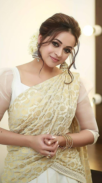 Bhavana, mallu aunty, saree lover HD phone wallpaper