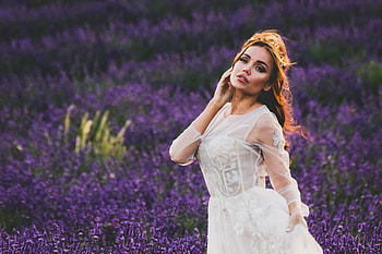 Beauty In Field , girls, field, nature, graphy HD wallpaper
