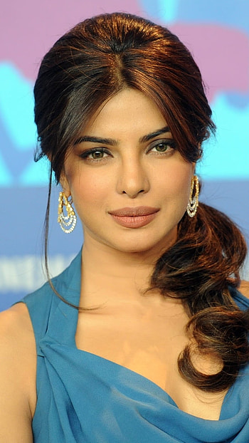 Priyanka Chopra, Priyanka Chopra Beautiful Heroine HD phone wallpaper