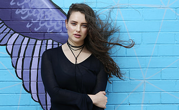 Katherine Langford , katherine-langford, 13-reasons-why, tv-shows, girls, actress HD wallpaper