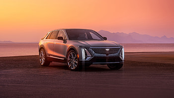 2023 Cadillac Lyriq 3 Cars HD wallpaper