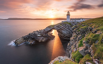 Lighthouse in Scotland, sunshine, sea, lighthouse, Scotland, moss, coast HD wallpaper