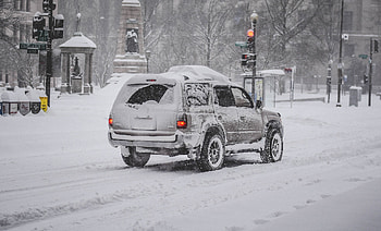 : cold, street, car, city, statue, weather, lane, season, flake, washington, united states, , blizzard, snowflakes, zing, ... HD wallpaper