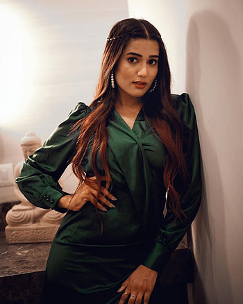 Garima, fashion design, layered hair HD phone wallpaper