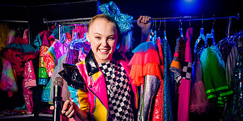 Inside YouTube superstar JoJo Siwa, Glitter-covered empire HD wallpaper