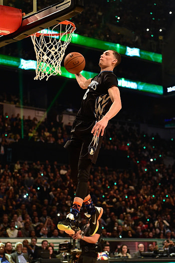 Zach LaVine, Dunk , Top backgrounds HD phone wallpaper