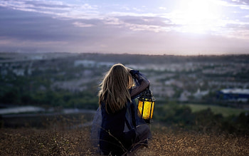 Blonde Girl Lantern , blonde, lantern, girls, model HD wallpaper