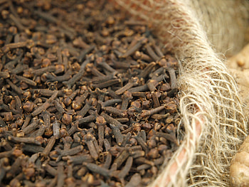 Cloves seasoning, Haider Foods, Fragrant spice, Culinary delight HD wallpaper