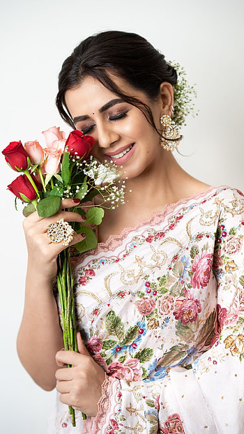 Nikki galrani, nikki, galrani, telugu actress, model, saree beauty, gorgeous HD phone wallpaper
