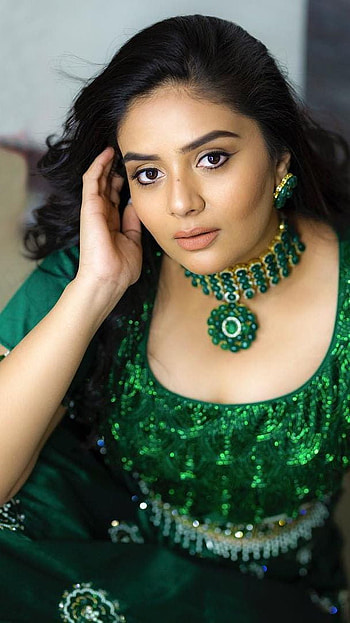 Sreemukhi, telugu actress anchor, model HD phone wallpaper