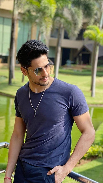Sidharth Malhotra, Handsome HD phone wallpaper