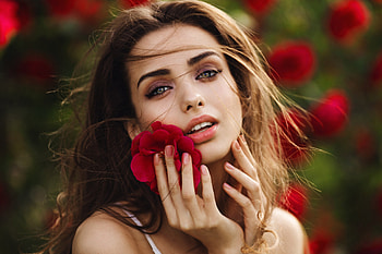 Green Eyes Girl Flowers Outdoors, girls, green-eyes, model, flowers, outdoors HD wallpaper