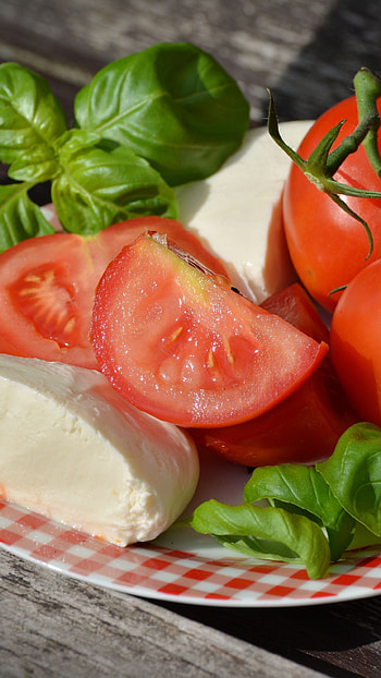 Mozzarella cheese, Gourmet ingredient, Culinary inspiration, Tasty topping HD phone wallpaper