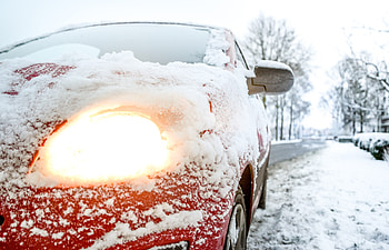 Warming up, winter, car, cold, frosty, pretty, snow, red, , road HD wallpaper