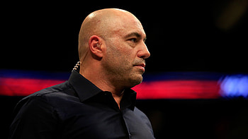 Joe Rogan, U portrait, Multimedia powerhouse, Entertaining podcast HD wallpaper