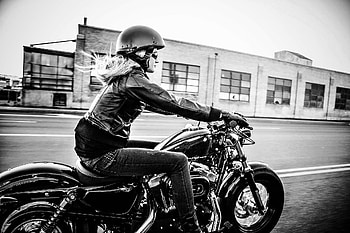 City Biker Girl Motorbike Harley Davidson HD wallpaper