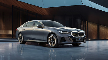 BMW i5 M Sport - Sleek and Sporty Vehicle Background, vehicle, BMW HD wallpaper