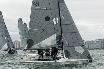 VX One Winter Series, Sailing HD wallpaper