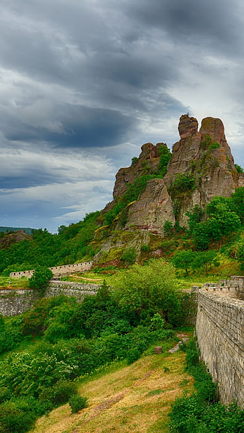 Belogradchik rocks fortress, Bulgarian stronghold, Windows 10 spotlight, Majestic landmark HD phone wallpaper