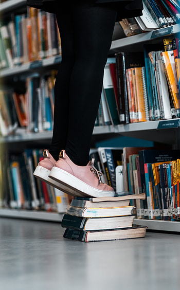 Books, Miscellanea, Miscellaneous, Legs, Sneakers, Library, Bookshelves HD phone wallpaper