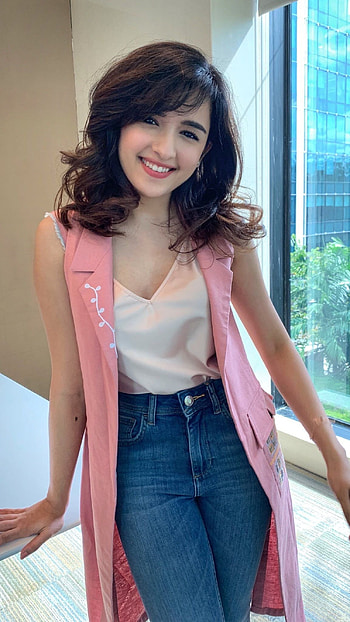Shirley Setia, Beautiful, Shirley Setia Beautiful Singer HD phone wallpaper