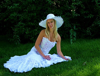 FOREST BEAUTY.., white, green, trees, grass, dress, forest, hat HD wallpaper
