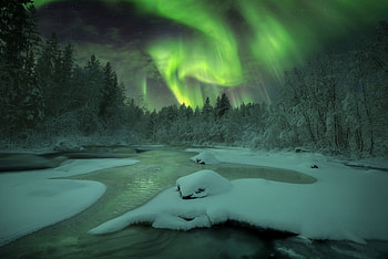 Northern Lights over Snowy Winter River, Winter, Snow, Rivers, Northern Lights, Nature HD wallpaper