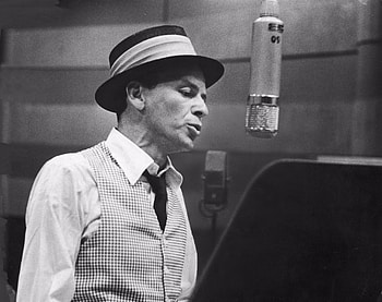 Frank Sinatra, Celebs manager, Exaggerated book, Concerned HD wallpaper