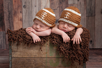 Cute babies, winter, children, baby, copil, brown, boy, couple, child, hat HD wallpaper