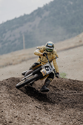 Motorcycles, Motorcyclist, Helmet, Mud, Dirt, Trick HD phone wallpaper