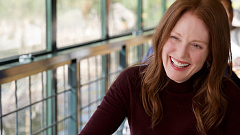 Julianne Moore HD wallpaper