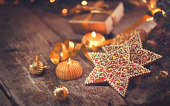 Merry Christmas, , Christmas liver star, burning candle, Christmas evening, Christmas golden balls, Christmas background, Happy New Year HD wallpaper