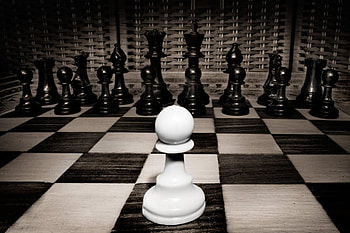 Insurmountable-Odds, odds, graphy, black and white, alone, game, chess HD wallpaper