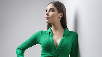 Girl In Green Dress Posing, girls, green-dress, model HD wallpaper