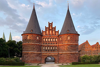 The Holsten Gate, Lubeck, Germany, germany, lubeck, castle, gate HD wallpaper