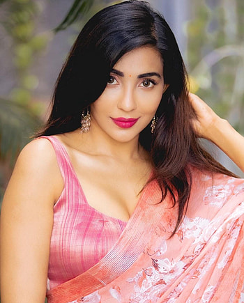 Paro Nair, flash graphy, lip HD phone wallpaper