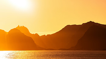 Sunlight Horizon Sea, sunlight, horizon, sea, mountains, nature HD wallpaper