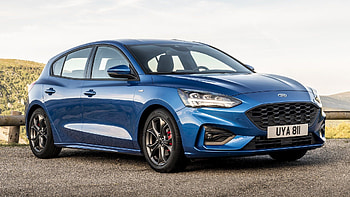 Ford Focus , High-Resolution Backgrounds, Eye-Catching Design HD wallpaper