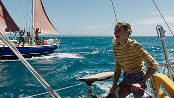 Adrift movie, Suspenseful 2-hour experience, Gripping plot, Memorable characters HD wallpaper
