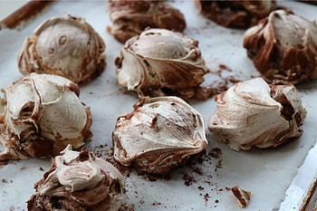 Cocoa swirled meringues, Delightful indulgence, Whirling patterns, Chocolatey goodness HD wallpaper