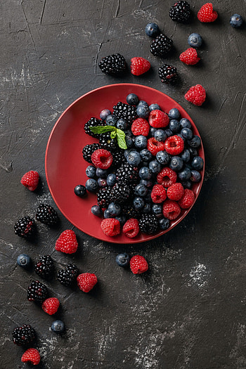 Berries, delicious fruits HD phone wallpaper