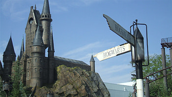 Hogwarts Castle - Cave HD wallpaper