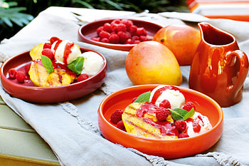 Mango melba dessert, Sweet and tangy, Peach sauce, Delightful combination HD wallpaper