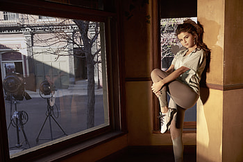 Selena Gomez Puma Defy Sneaker , selena-gomez, music, celebrities, girls, puma HD wallpaper