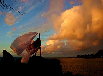 VEIL ON BEAUTIFUL MORNING SKY..., shadow, morning, sunlight, clouds, veil, sky, woman HD wallpaper