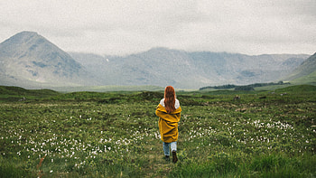 Nature, Mountains, Miscellanea, Miscellaneous, Fog, Girl, Lawn HD wallpaper