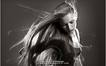 bw beauty, wind, bw, fall hair, beauty HD wallpaper