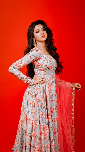 Kirthi shetty, krithi shetty, telugu actress HD phone wallpaper