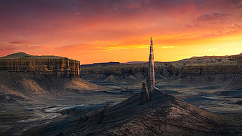 Strange spire rising out of the desolate badlands of Utah during a spectacular sunset, rocks, hills, landscape, colors, clouds, sky, usa HD wallpaper
