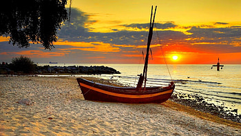 Tropical Sunset, sea, boat, clouds, trees, colors, sky, sun HD wallpaper